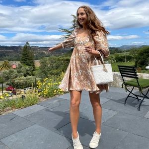 Meet your Posher, Victoria